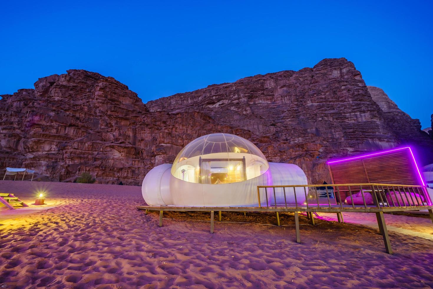 camping längs klipporna i Petra, Wadi Rum, Jordanien foto