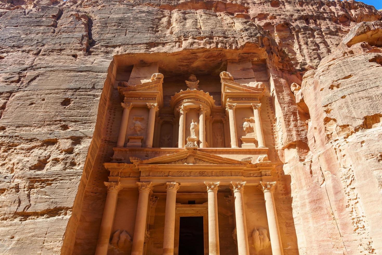 al khazneh eller statskassan i Petra, Jordanien foto