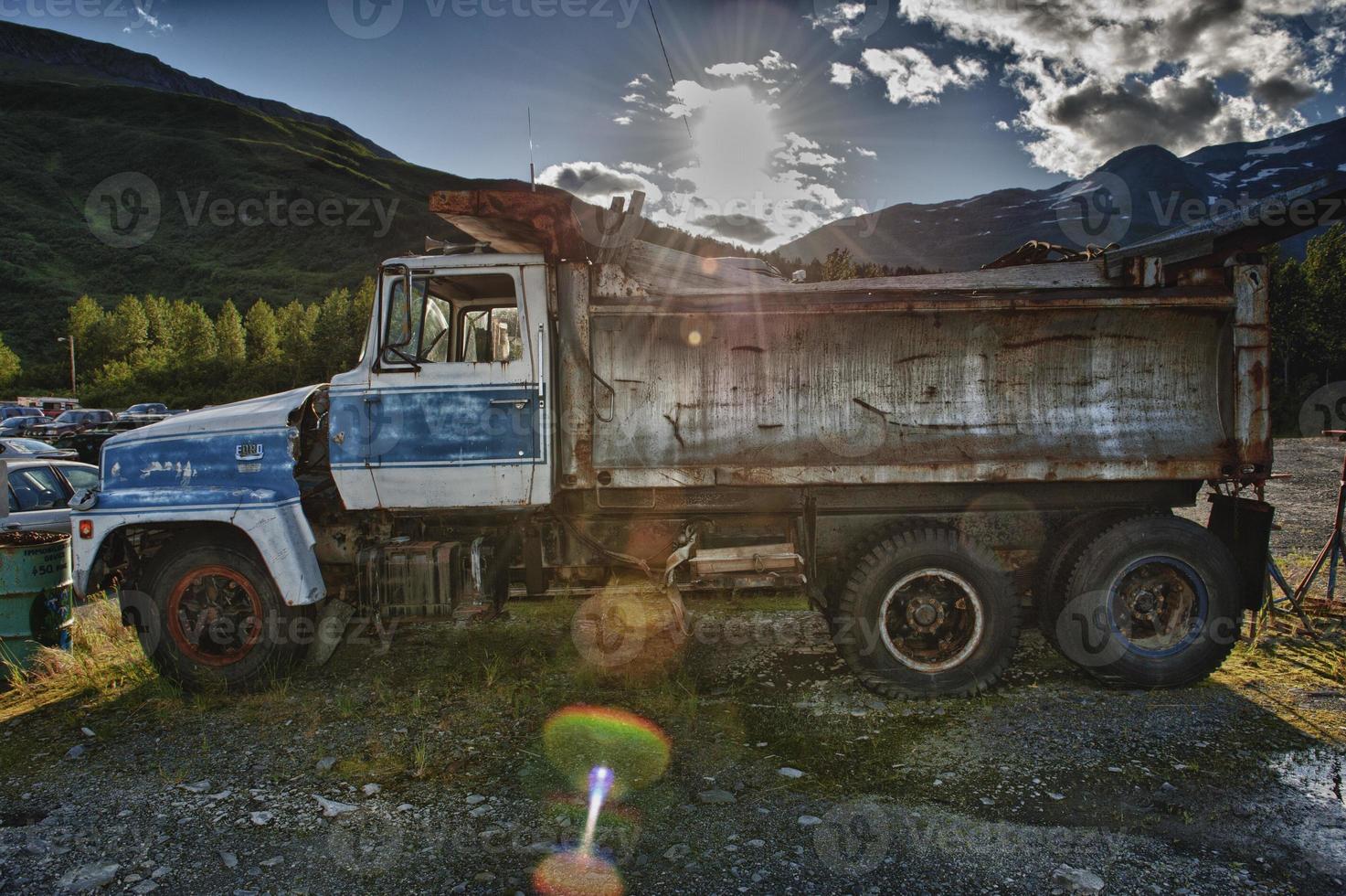 en lastbil i vitare alaska foto