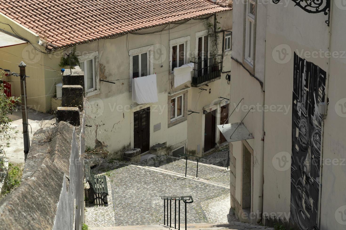 lissabon gammal stad gata hus foto