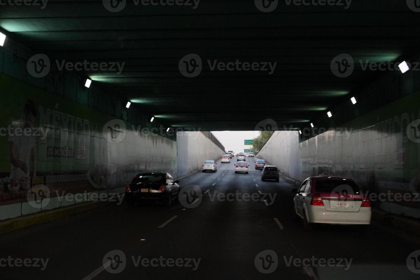 mexico stad, mexico - Mars 18 2018 - mexikansk metropol huvudstad belastad trafik foto