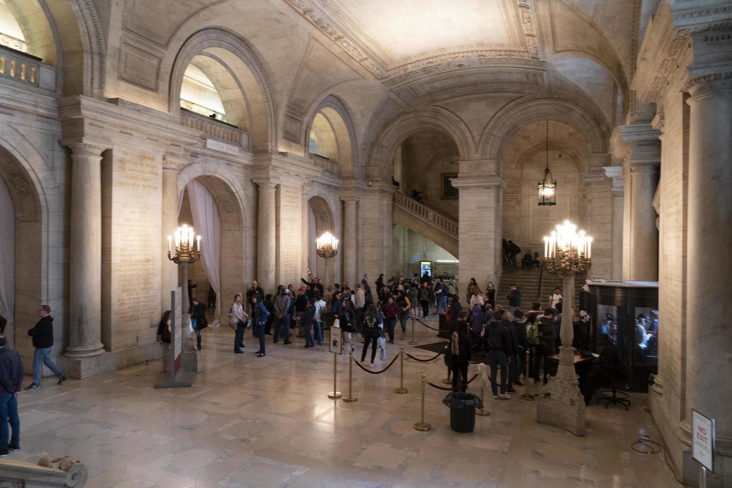 ny york, USA - Maj 4 2019 - interiör av offentlig bibliotek på 5:e aveny foto