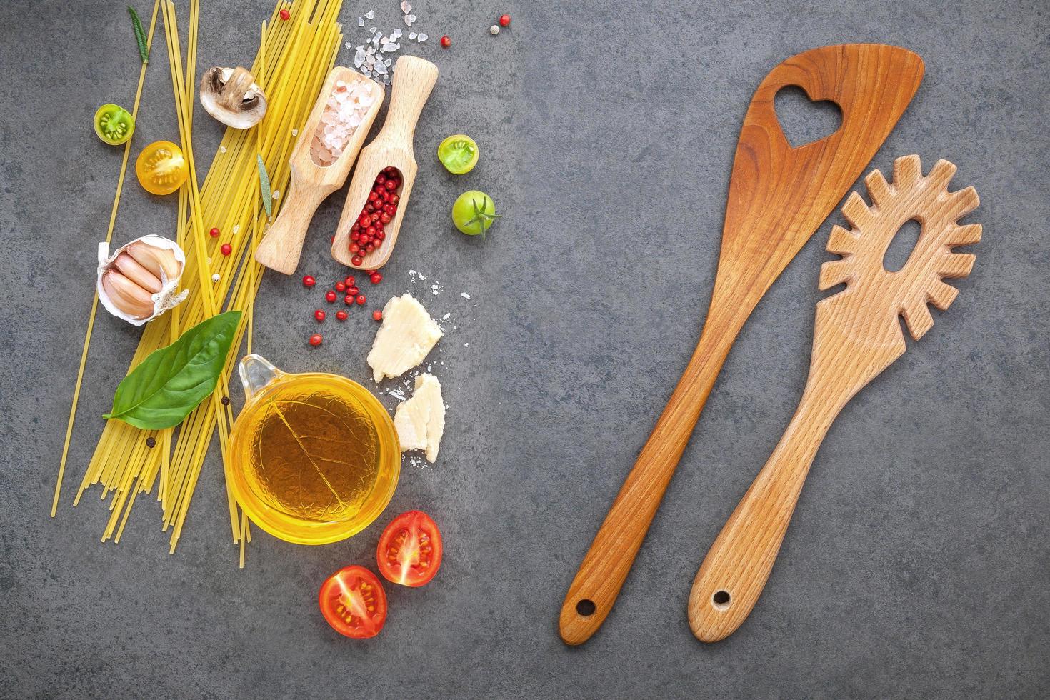 spagetti ingredienser koncept foto