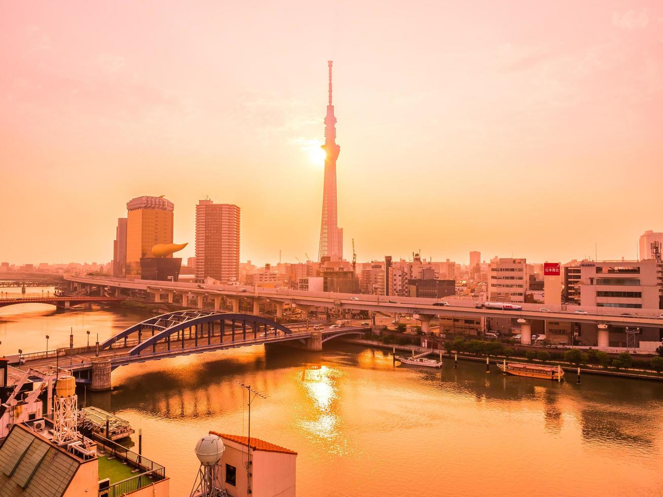 stadsbild med Tokyo Sky Tree i Tokyo City, Japan foto