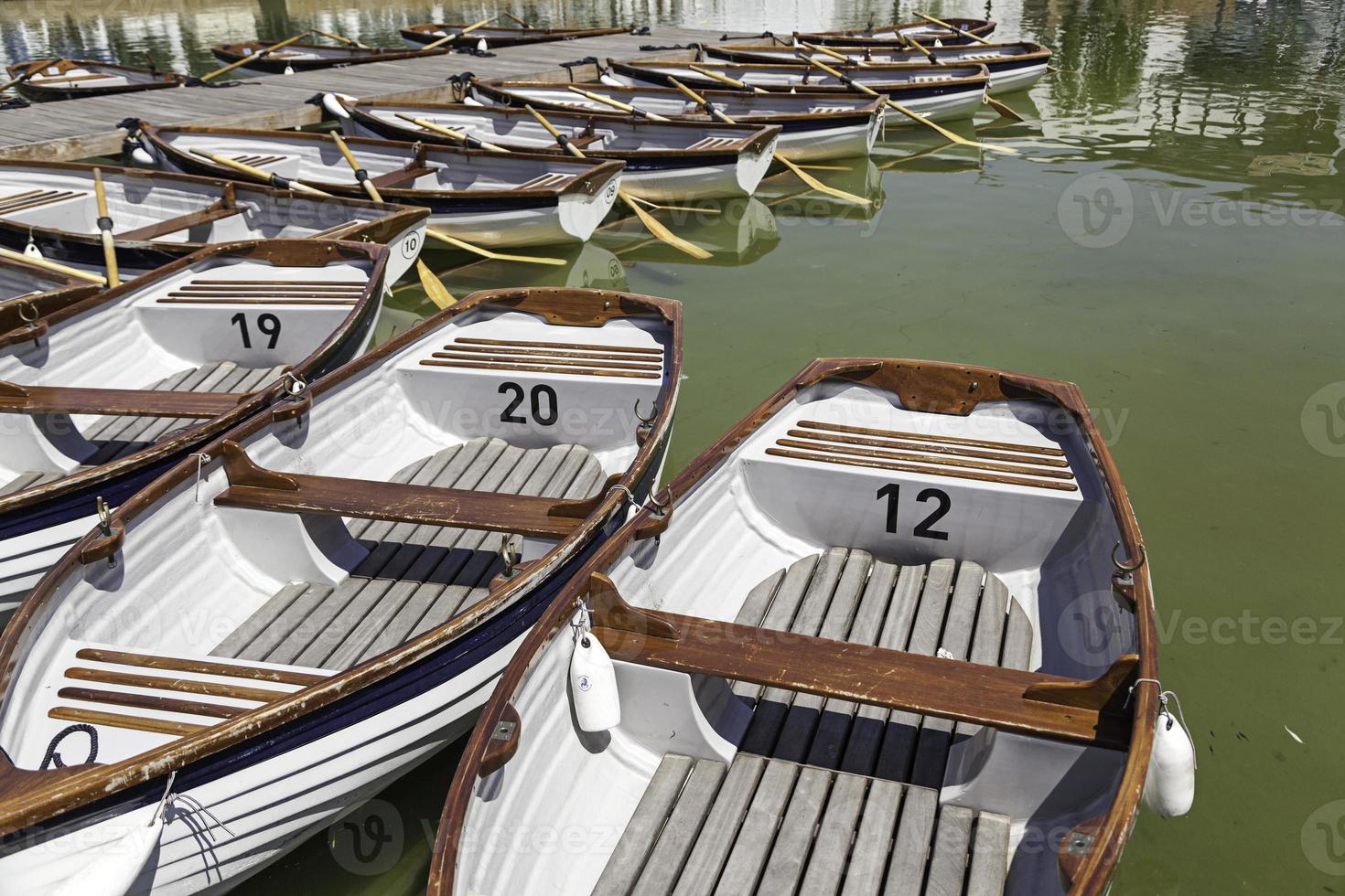 rekreations båtar i sommar foto
