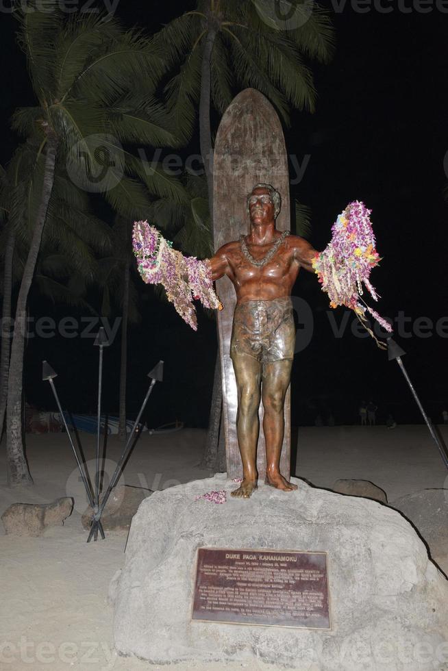 hertig paoa kahanamoku staty i waikiki hawaii foto