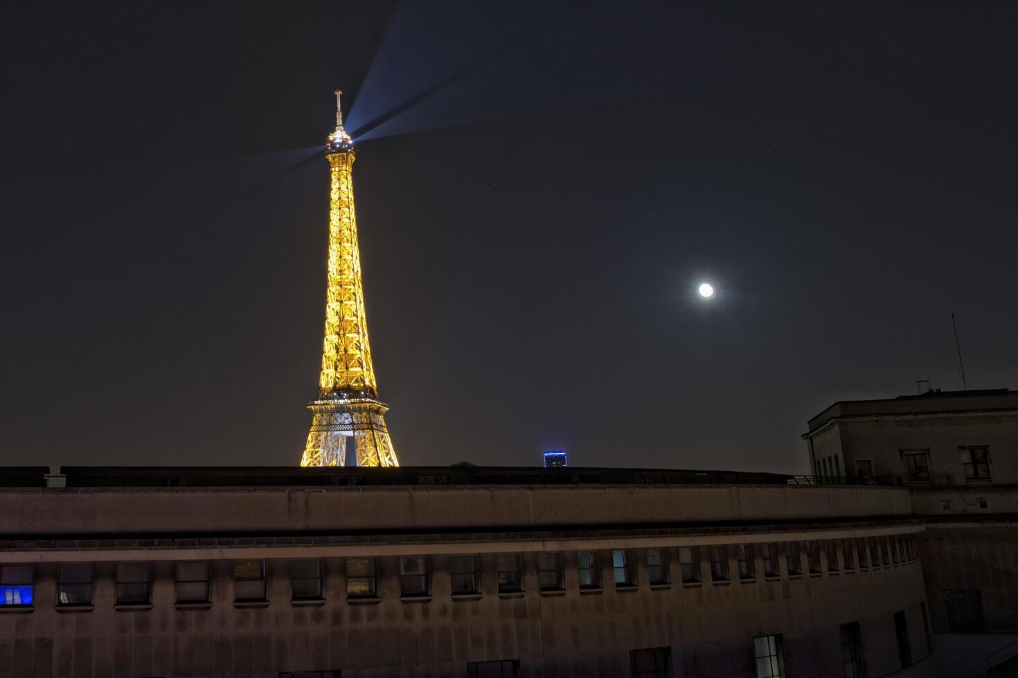 Turné eiffel på natt foto