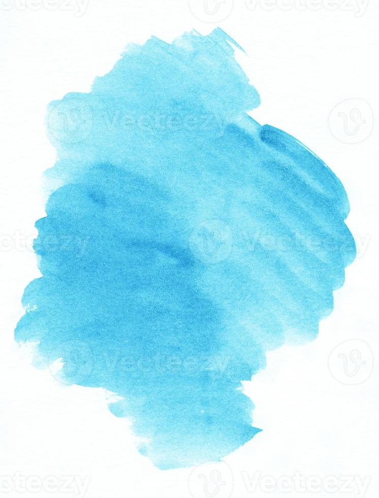 vattenfärg ljus cyan blå fläck på vit bakgrund med Plats för text. fläckar på papper. foto