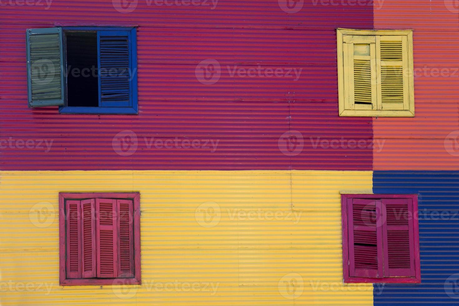 färgglad fasad från caminito i la boca, buenos aires, argentina foto