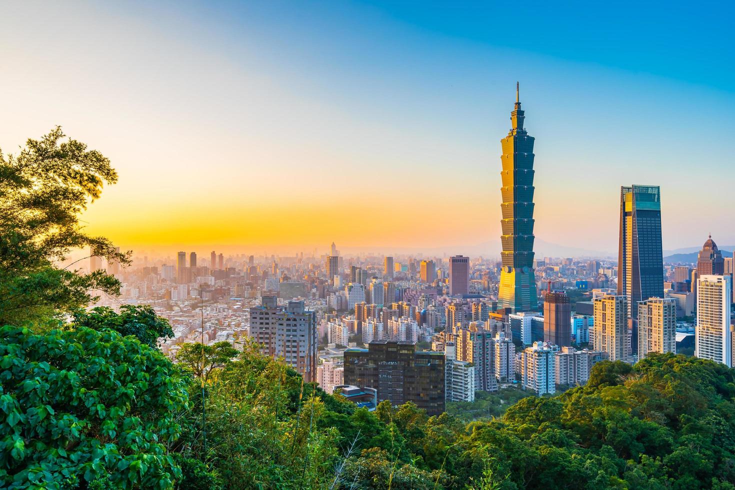 Taipei 101 torn och stadsbild i Taipei, Taiwan foto