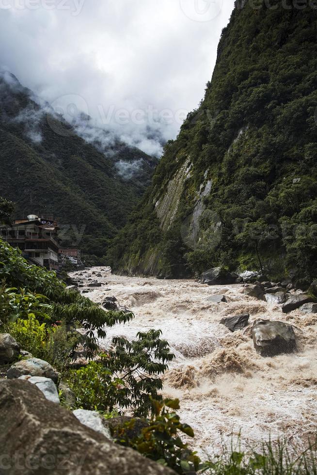 urubamba flod i peru foto