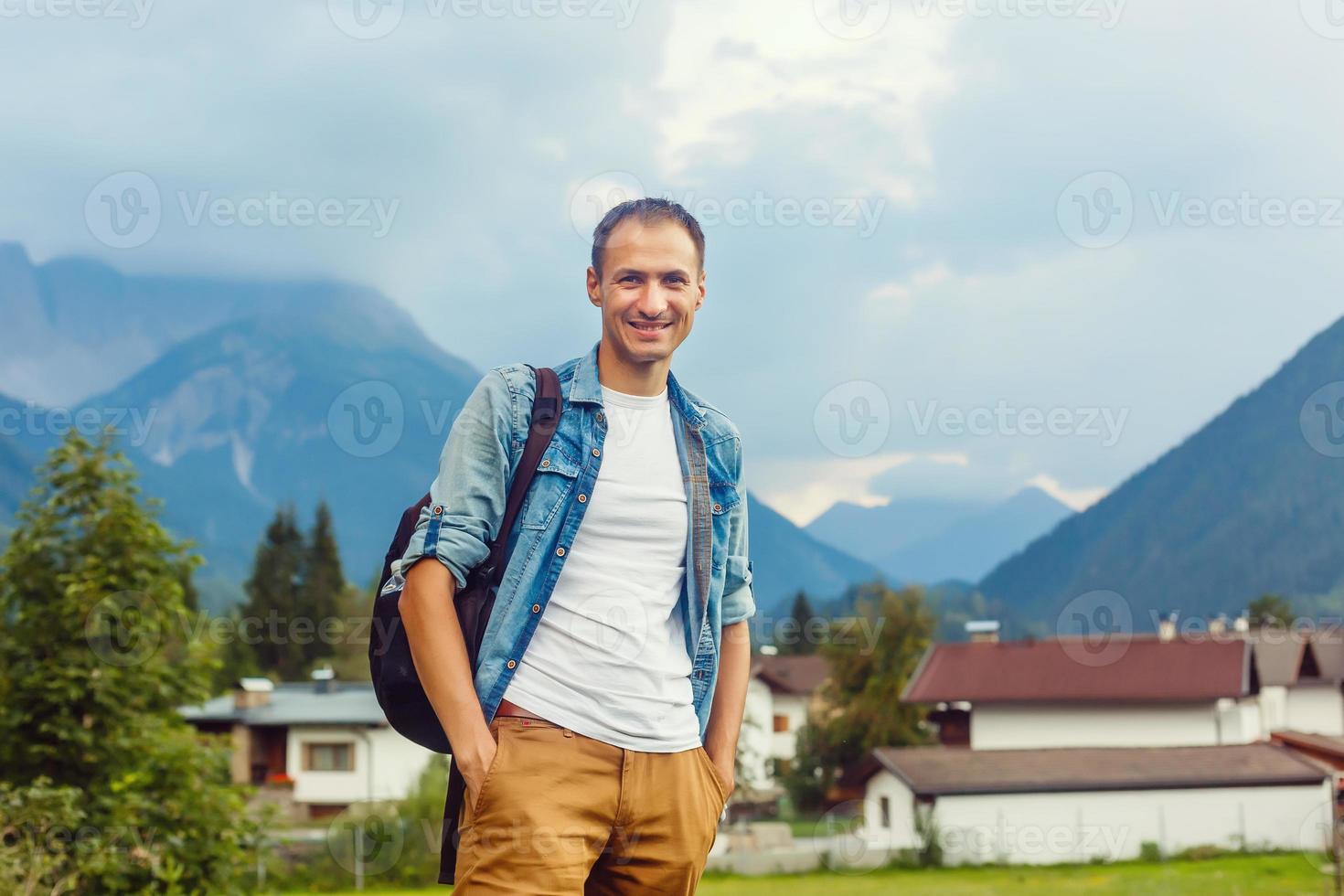 man i de berg, alperna, österrike foto