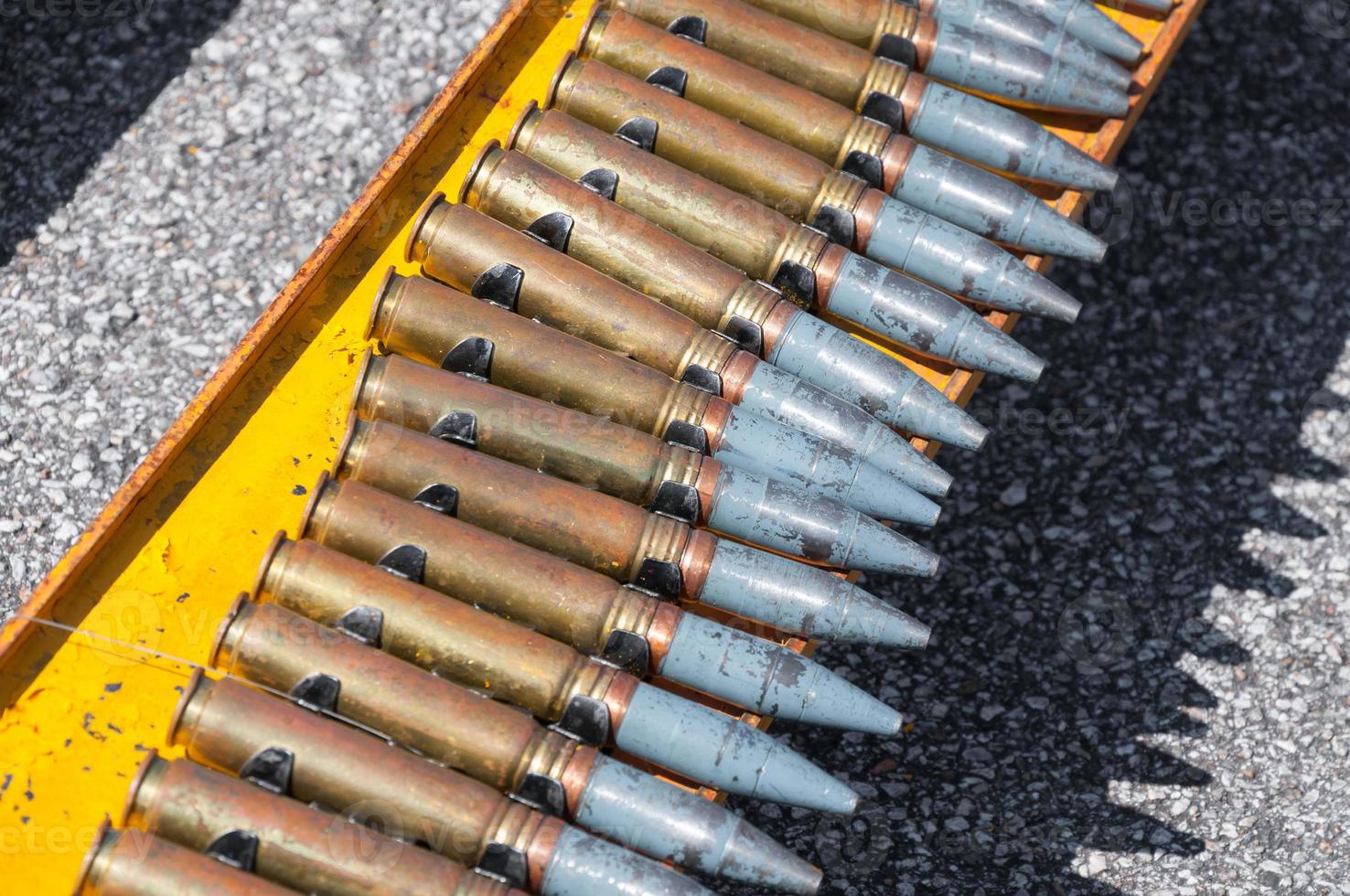 ammunition bälte ,kedja av patroner krig för bakgrund foto