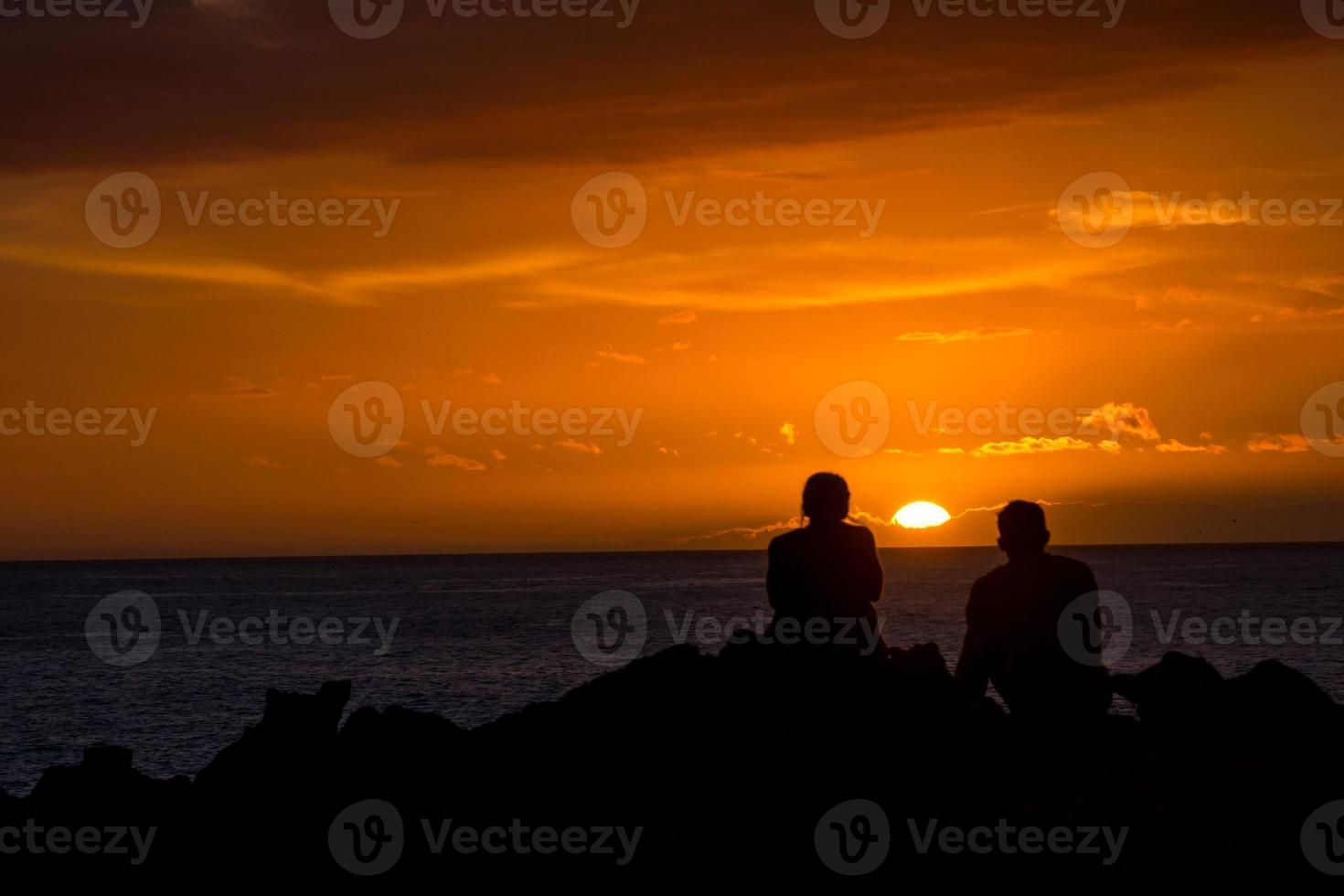 solnedgång över havet foto