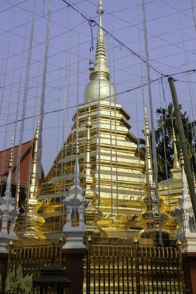 thailändskt buddhistiskt offentligt tempel i Chiang Mai foto