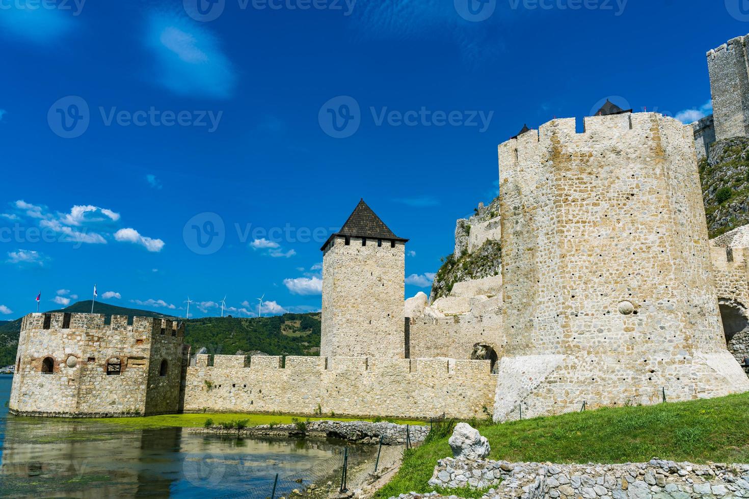 Golubac fästning i Serbien foto
