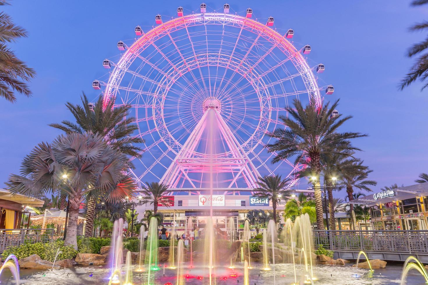 Orlando, Florida, USA 2016 - Orlando Eye är ett 400 meter långt pariserhjul i hjärtat av Orlando och det största observationshjulet på östkusten foto