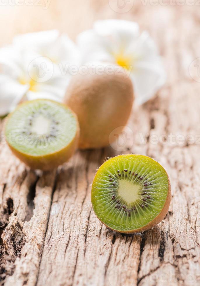 skivad kiwi frukt foto