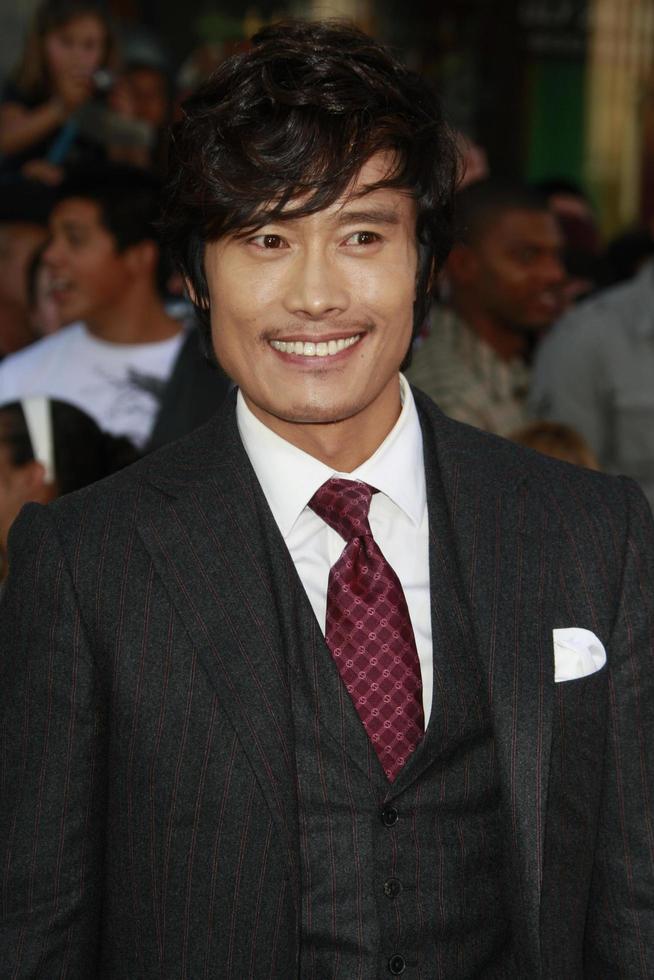 byung hun lä- anländer på de gi joe premiär på de graumans kinesisk teater i los angeles ca på augusti 6 2009 2009 foto