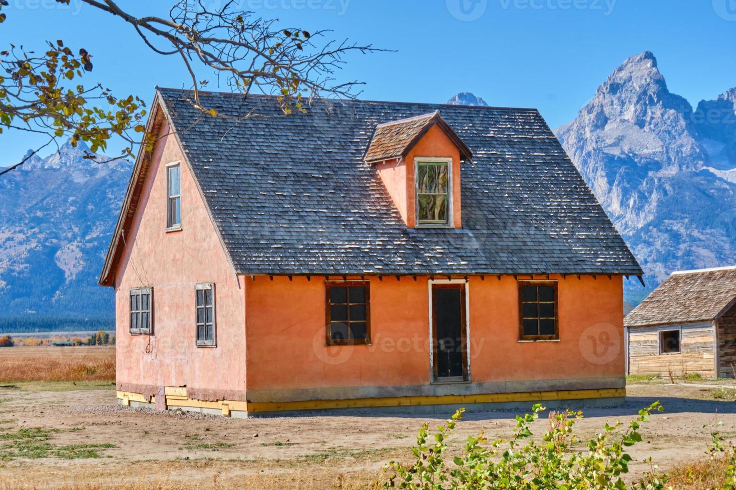 rosa hus på de john moulton ranch i mormon rad historisk distrikt i stor teton nationell parkera, wyoming foto