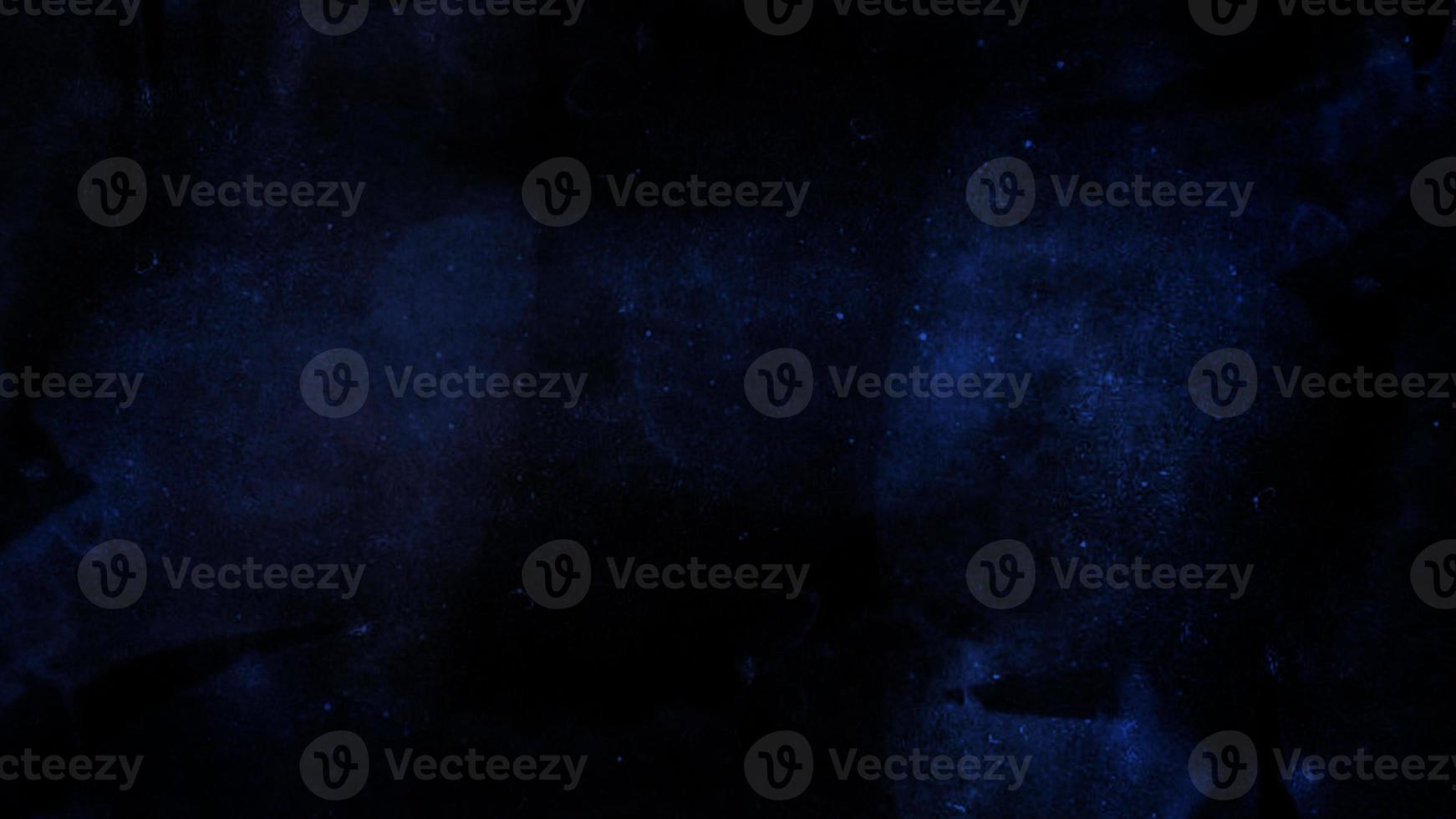 konstnärlig hand målad mång skiktad mörk blå bakgrund. mörk blå nebulosa gnistra ljus stjärna universum i yttre Plats horisontell galax på Plats. Marin blå vattenfärg och papper textur. tvätta aqua foto