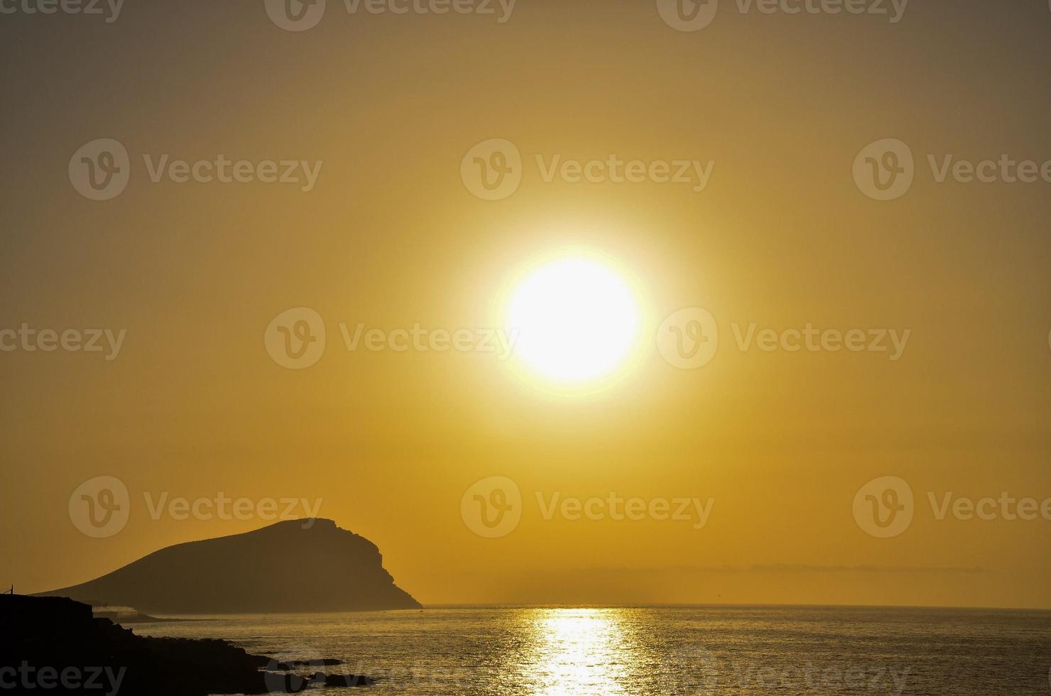 vacker utsikt över solnedgången foto