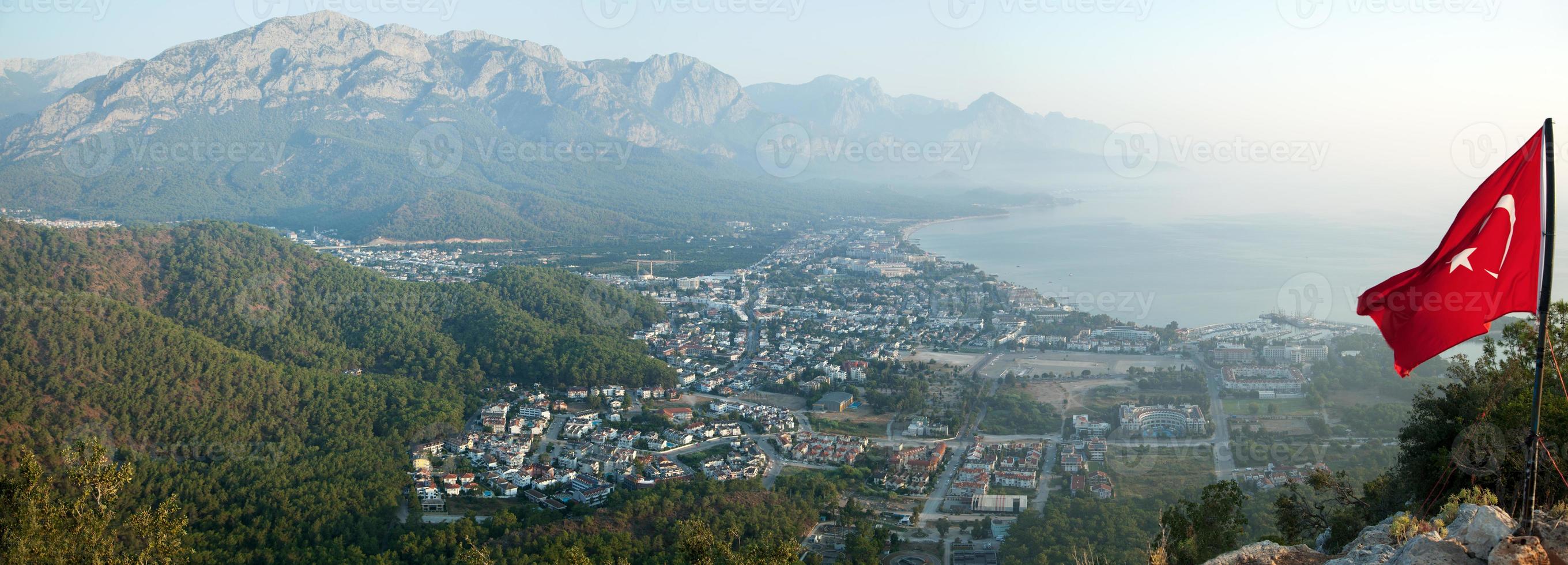 kemer tillflykt stad panorama- se på gryning foto