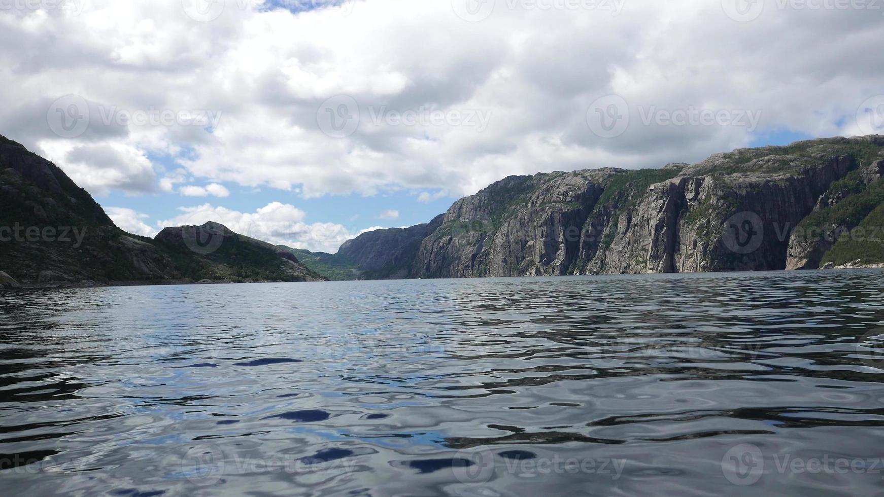 bergig landskap och fjord, Norge foto