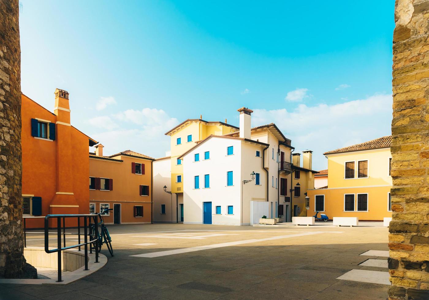 caorle, italien 2017 - turistdistriktet i den gamla provinsstaden caorle i italien vid Adriatiska kusten foto