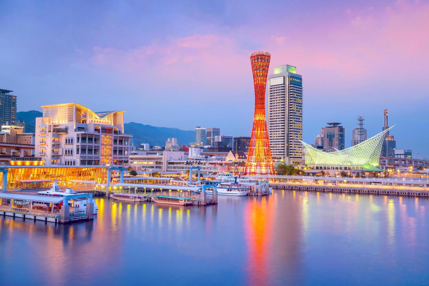 hamnen i Kobe skyline i Japan foto