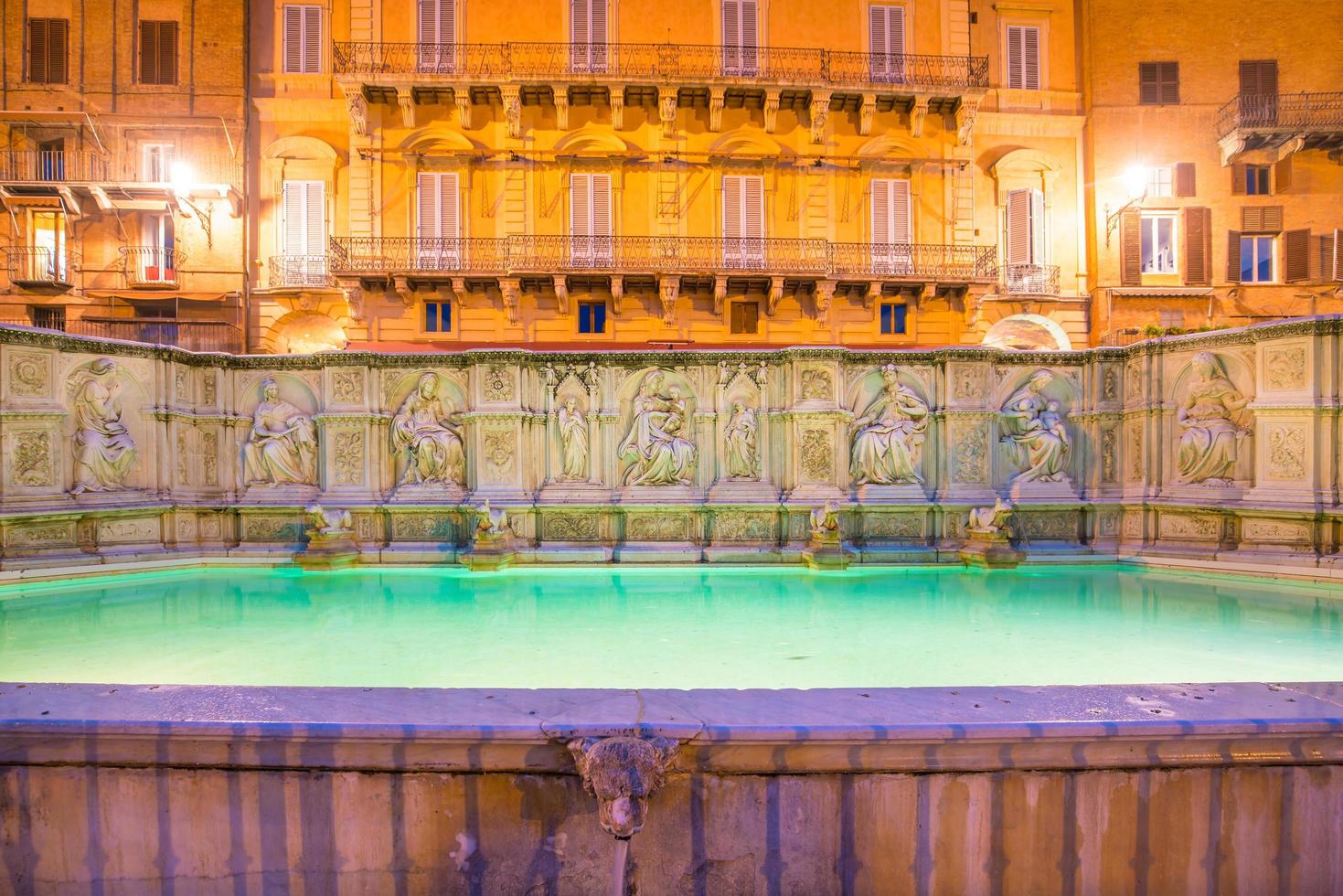 fonte gaia, piazza del campo, i siena foto