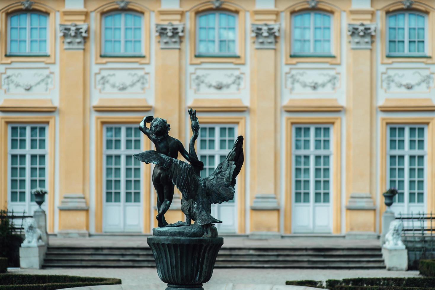 Warszawa, Polen 2017 - gammalt antikt palats i Warszawa Wilanow, med parkarkitektur foto