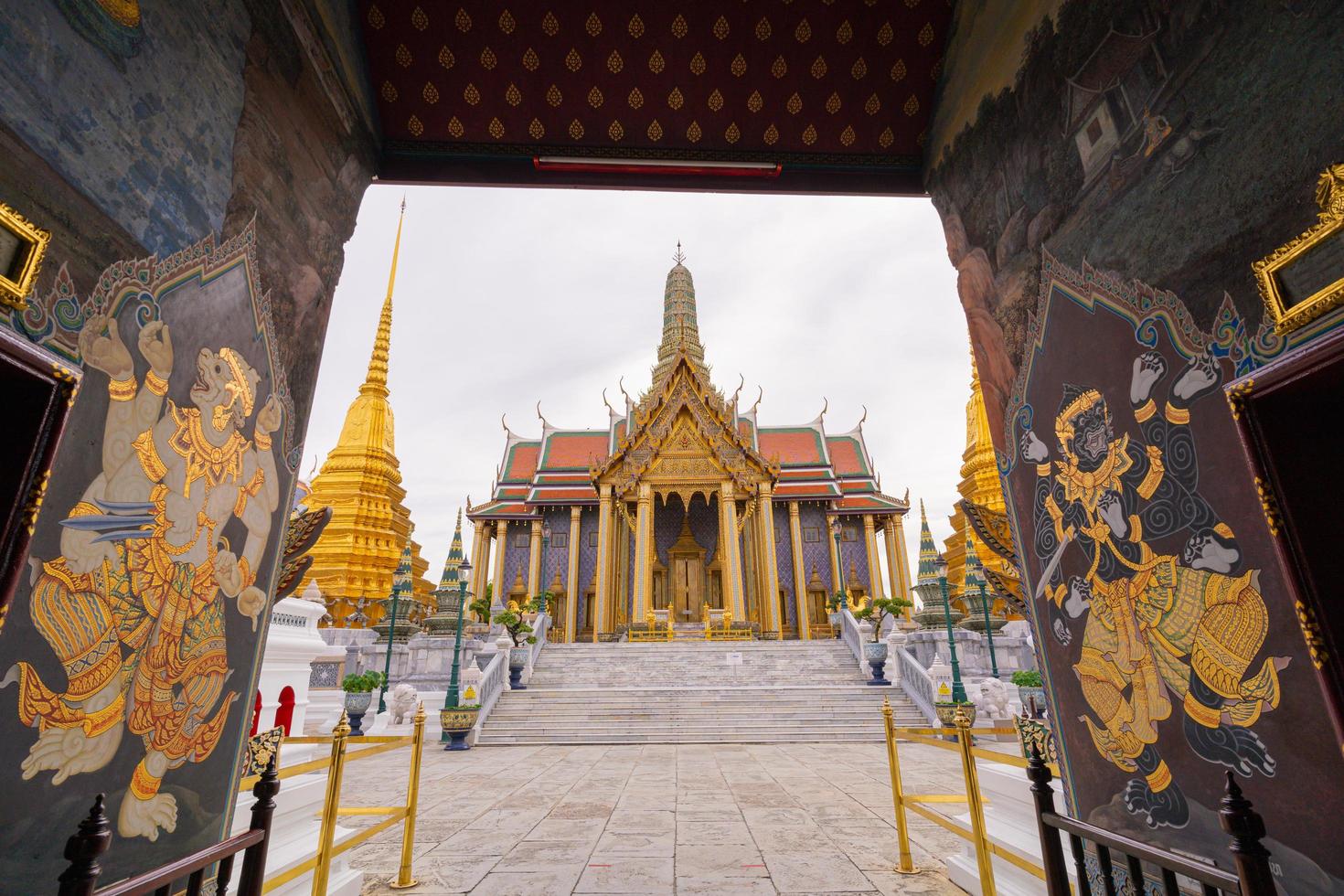 bangkok, thailand - tempel för smaragdbuddha foto