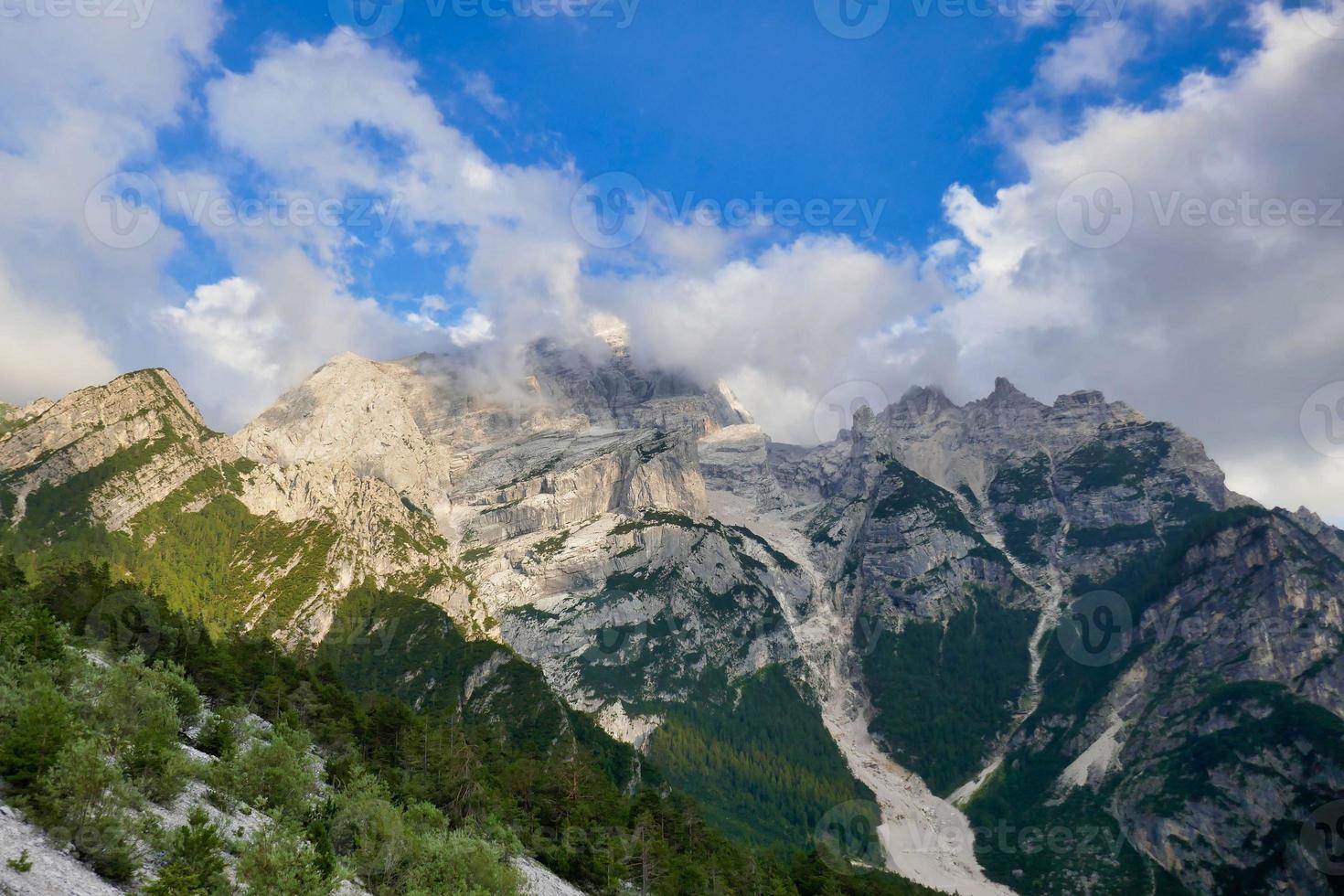 natursköna bergslandskap foto