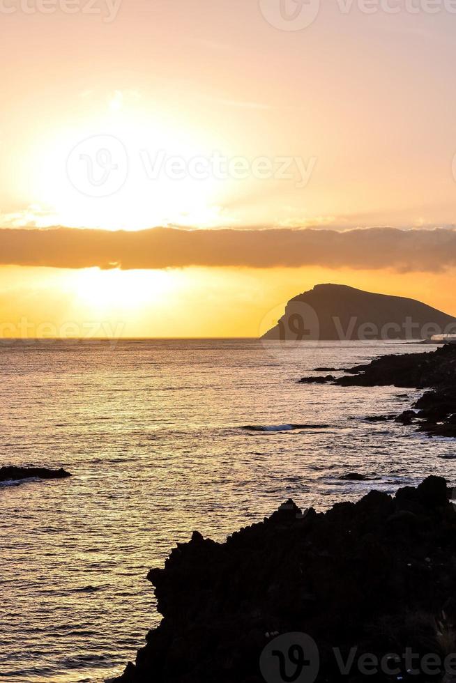 solnedgång över havet foto