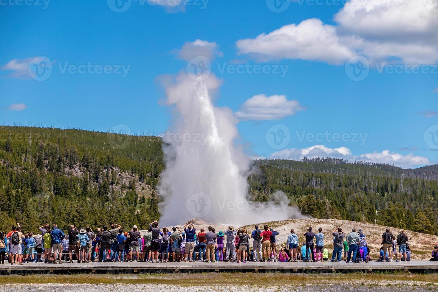 gammal trogen gejser i yellowstone nationell parkera, USA foto