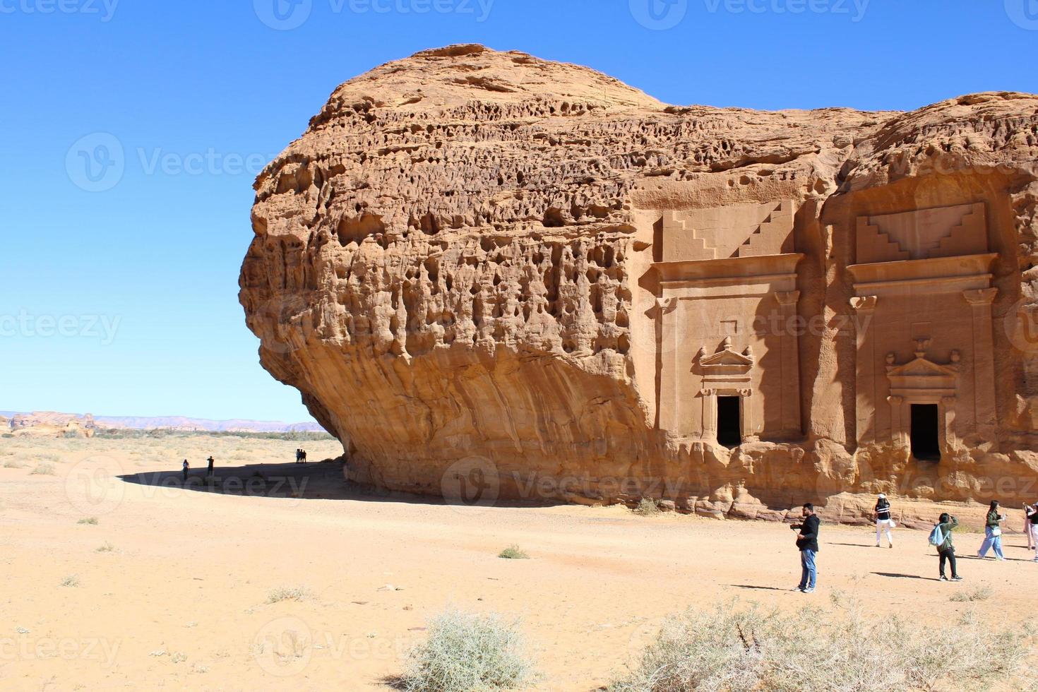 skön dagtid se av al hegra, madain saleh arkeologisk webbplats i al ula, saudi arabien. foto