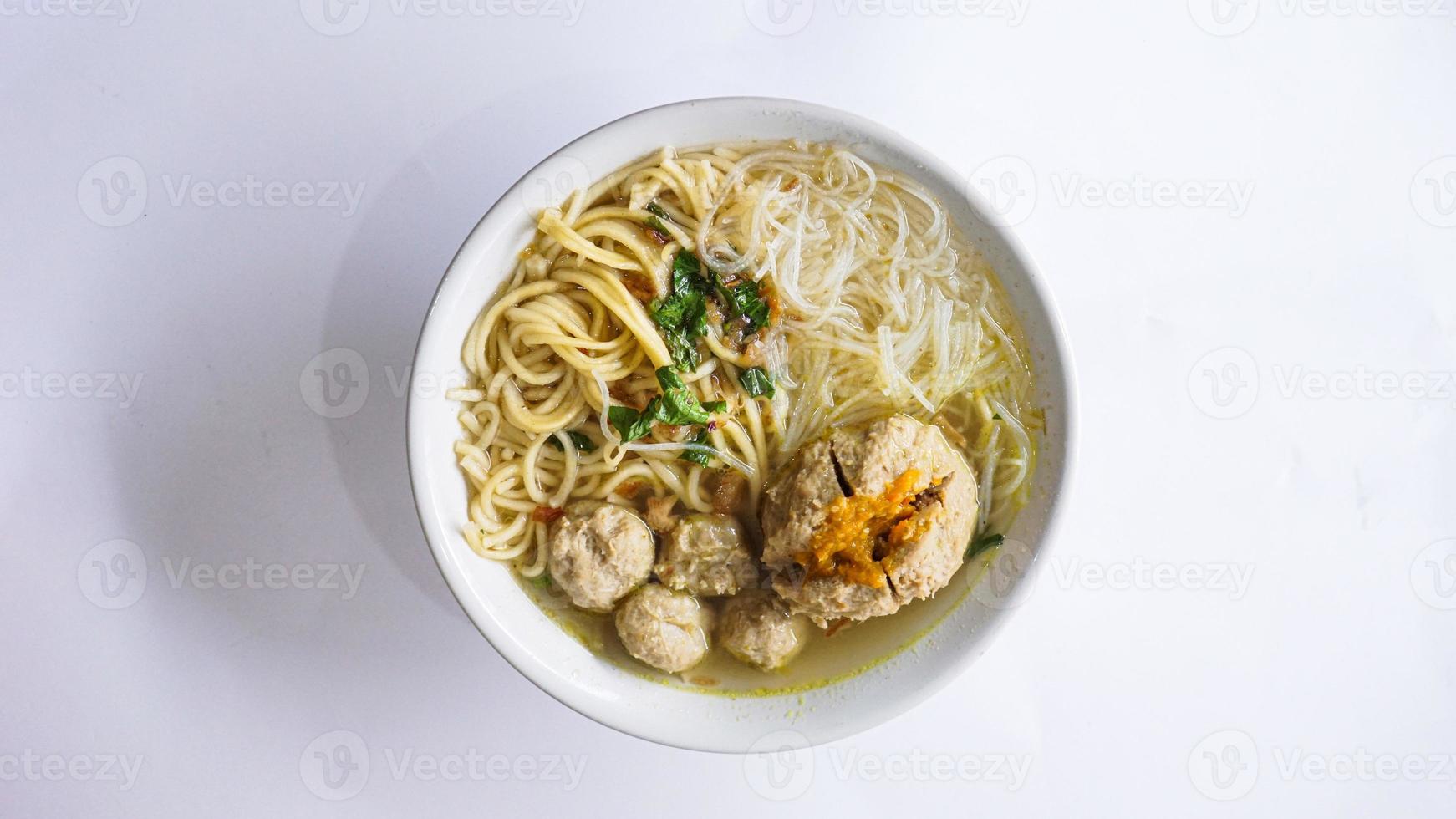 bakso mercon topp se, köttbulle soppa med spaghetti, indonesiska kök foto