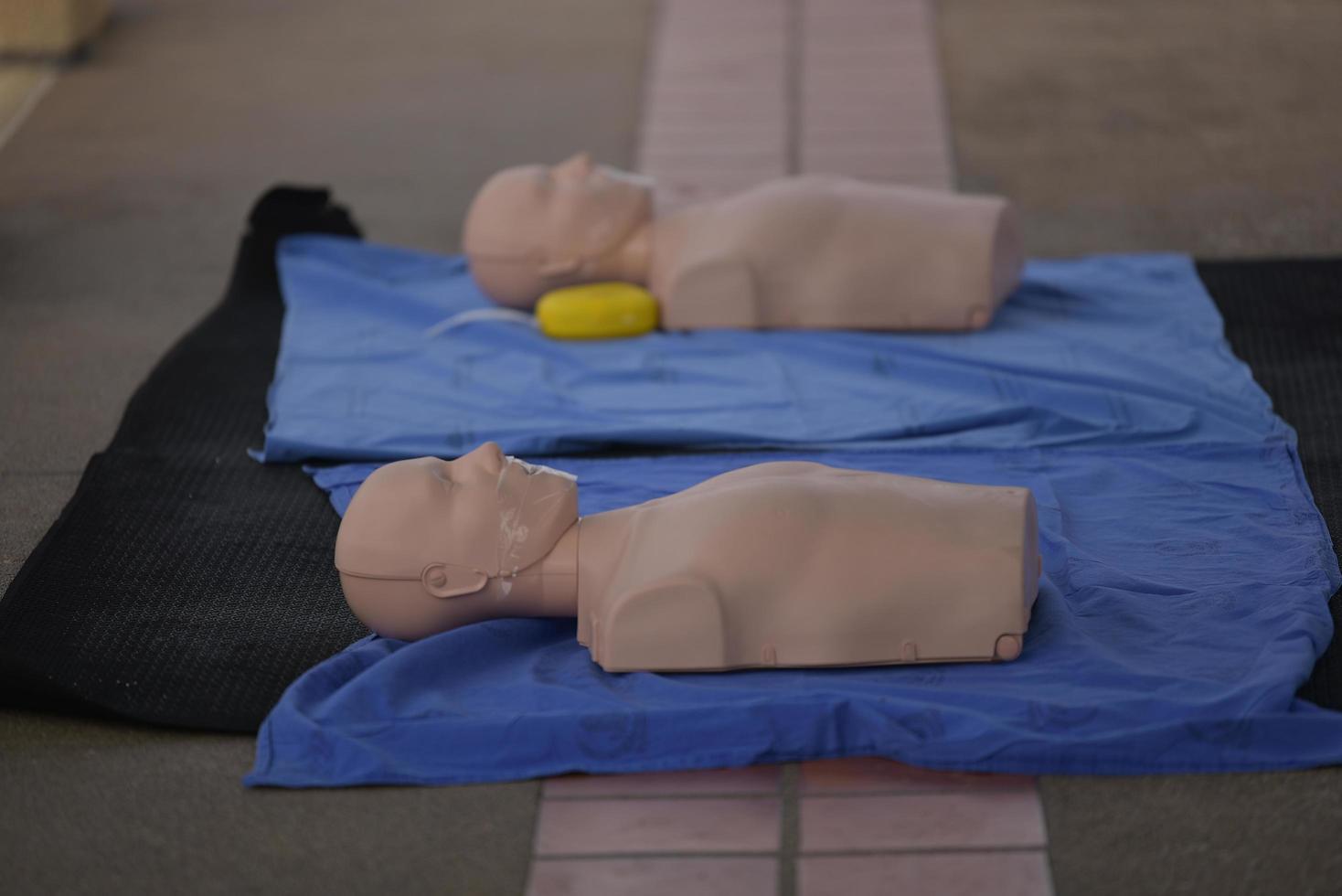 två cpr-dummies foto