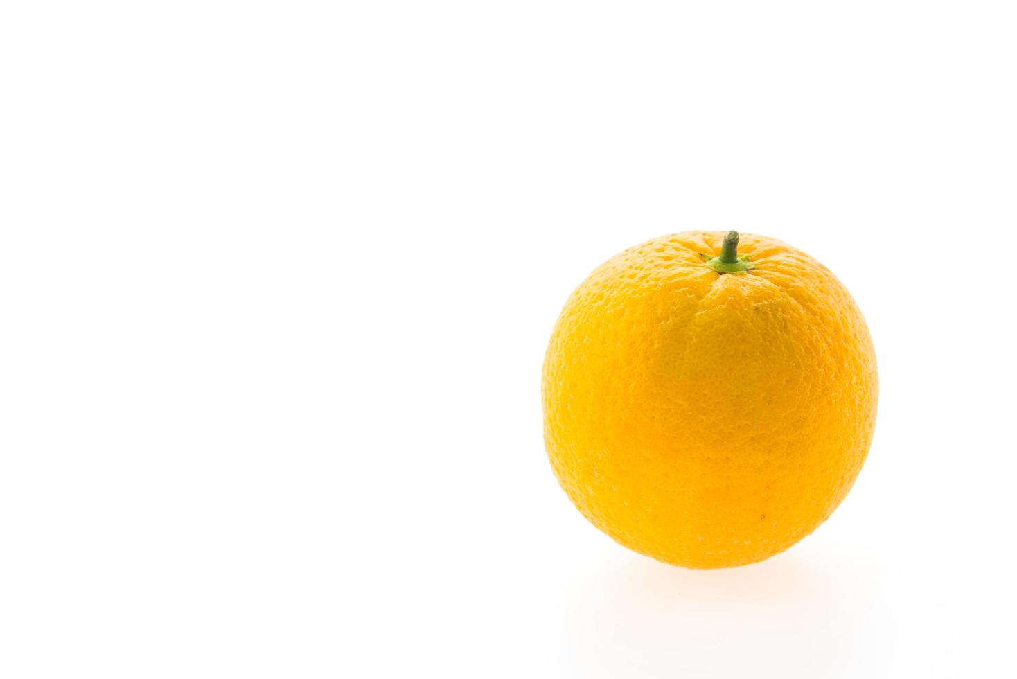 orange frukt isolerad på vit bakgrund foto