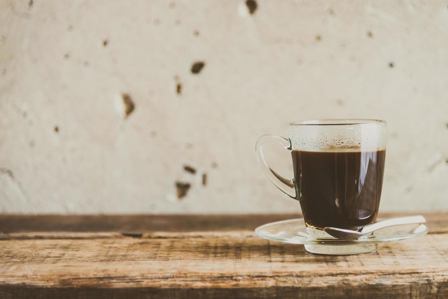 svart kaffe i kaffekoppen foto