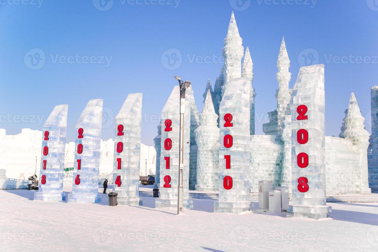 harbin internationell is och snö skulptur festival är ett årlig vinter- festival i harbin, Kina. den är de värld största is och snö festival. foto