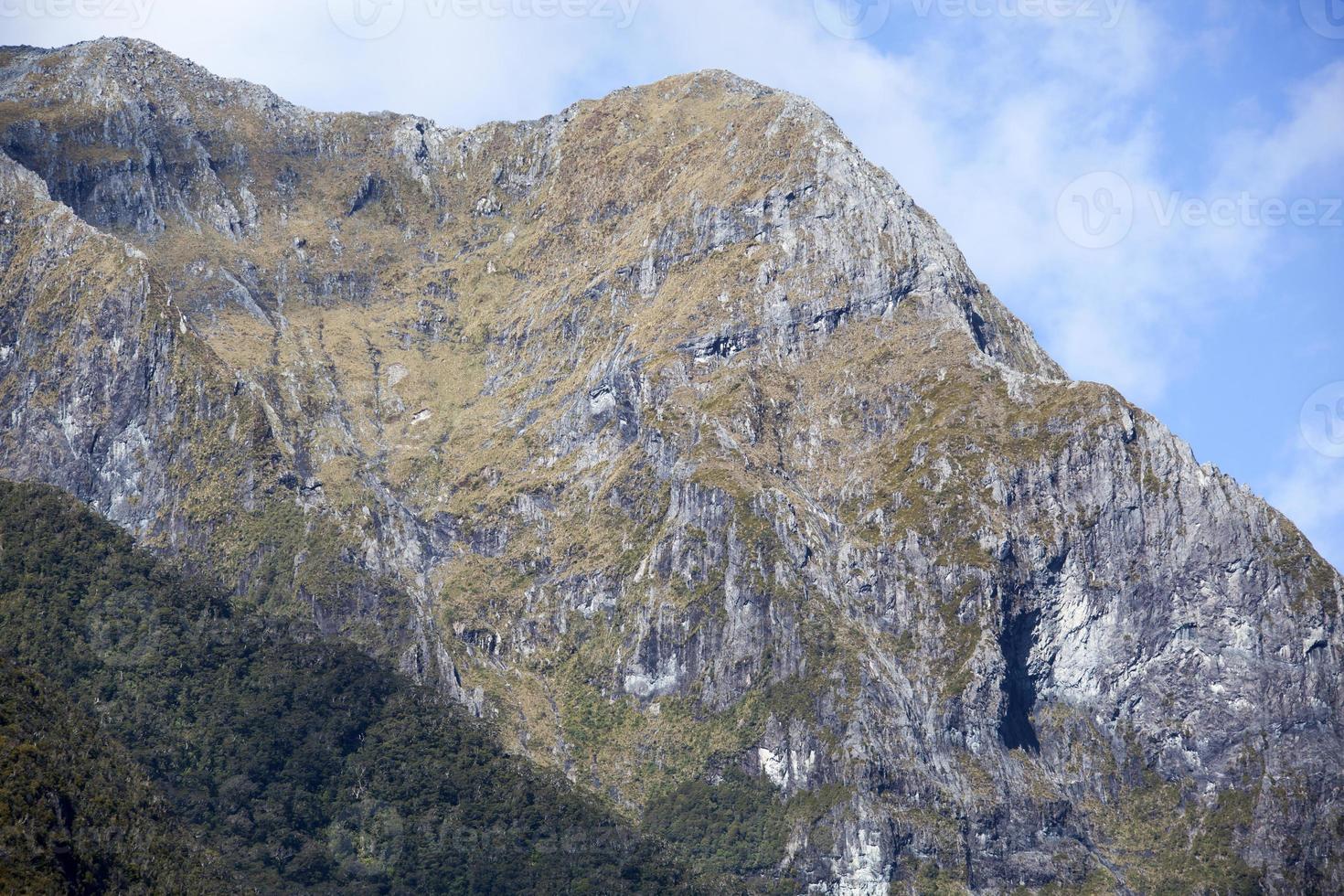 fjordland nationell parkera brant klippig berg foto