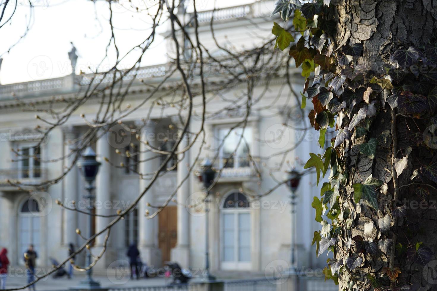 palats på de ö i lazienki krolewskie - kunglig bad parkera i Warszawa, polen foto