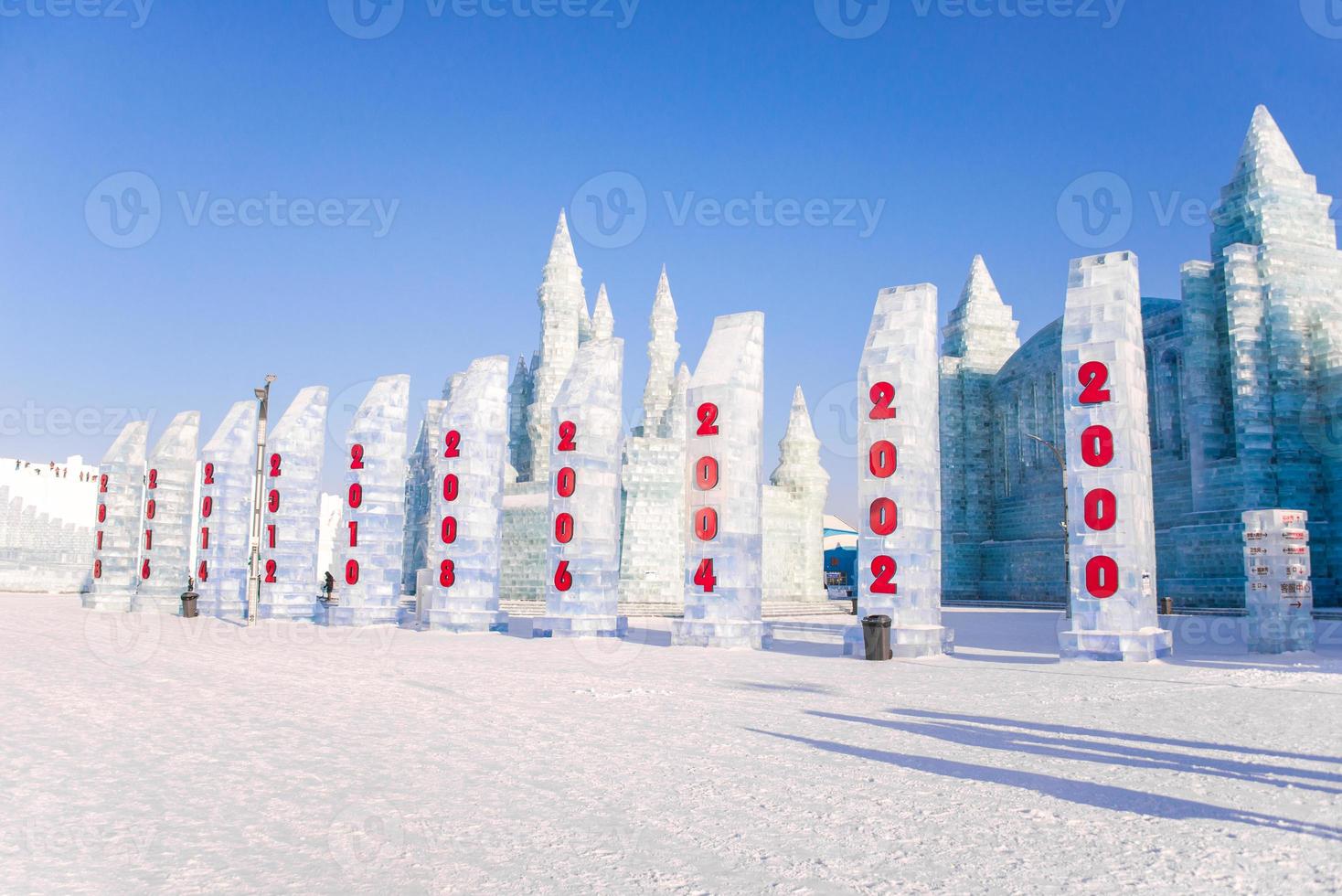 harbin internationell is och snö skulptur festival är ett årlig vinter- festival i harbin, Kina. den är de värld största is och snö festival. foto