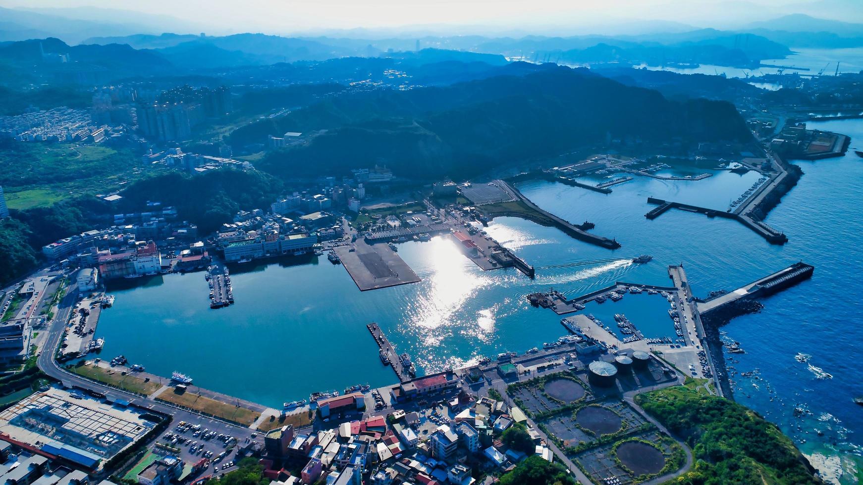 taiwan 2018- Flygfoto över nordöstra kusten i taiwan i keelung city foto