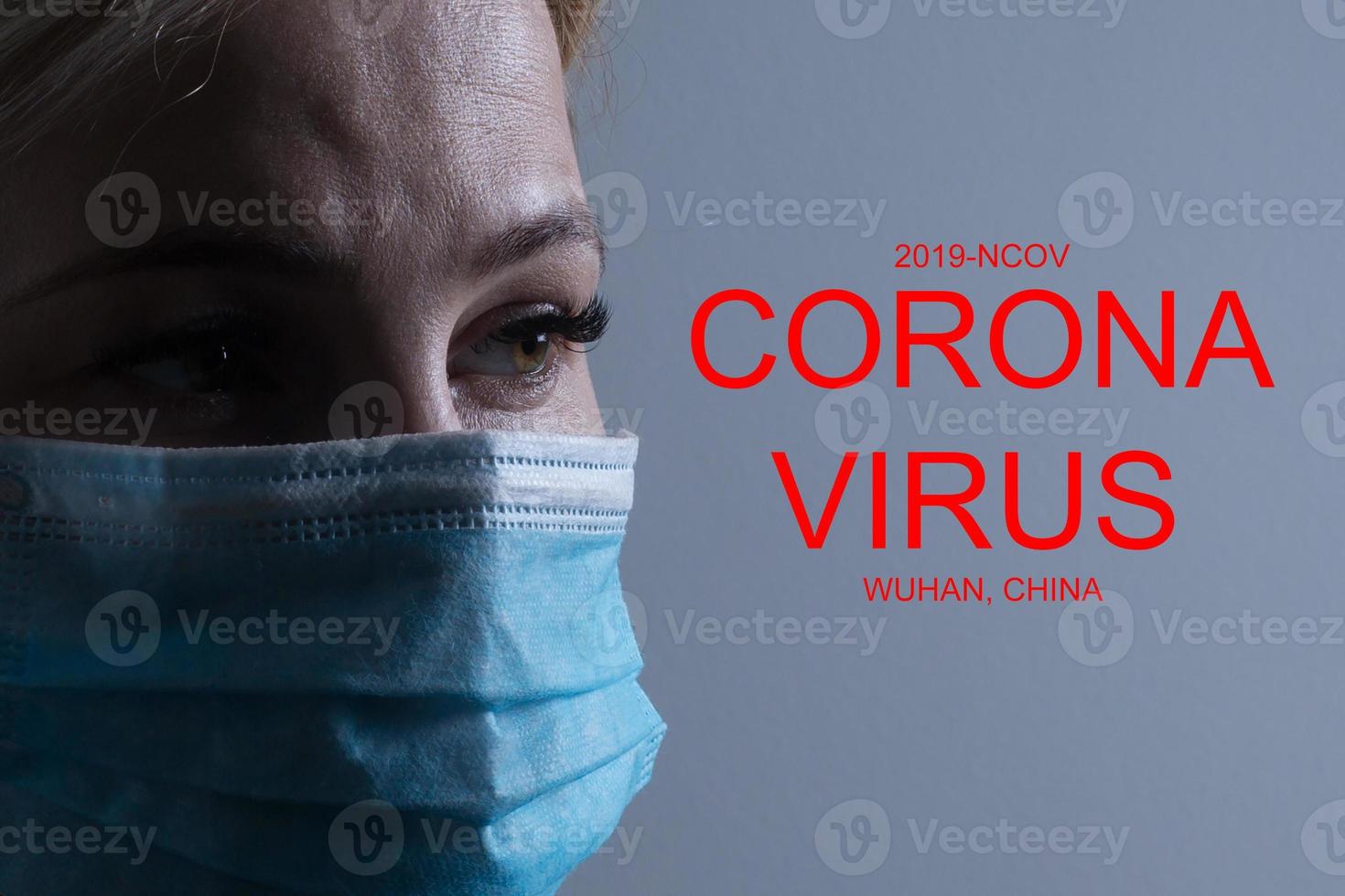 kvinna bär skyddande mask. ny coronavirus 2019-ncov från Kina foto