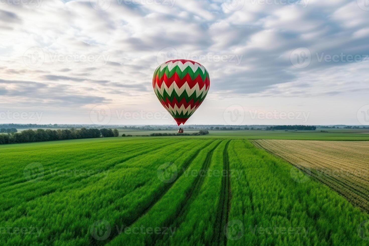varm luft ballong på de bakgrund av en grön fält och Sol molnig himmel kopia Plats generativ ai foto