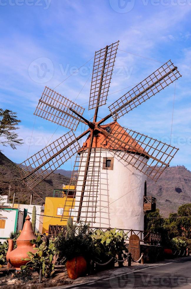 traditionell väderkvarn på tenerife foto