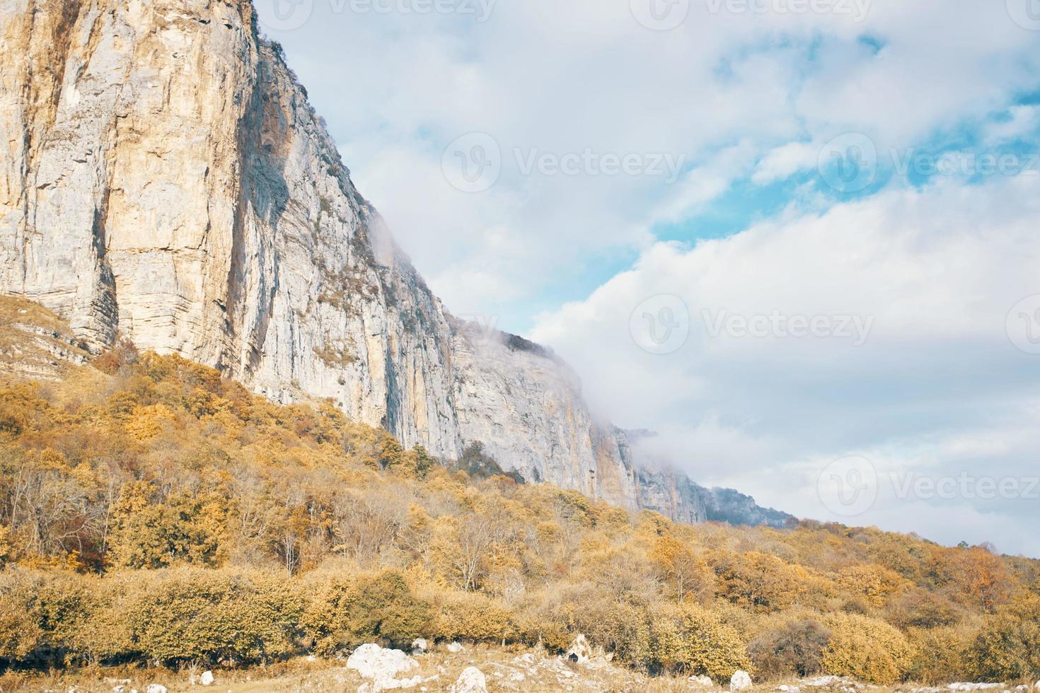 natur moln resa bergen landskap färsk luft foto